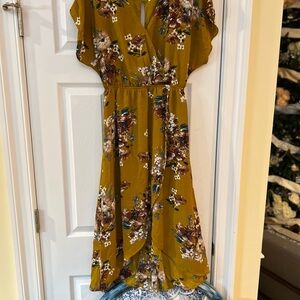 Ladies Size Medium June & Hudson Mustard Floral High Low Dress Made in India GUC